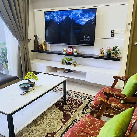 Mines Astetica Lake View Condo Seri Kembangan V1 Ngoại thất bức ảnh