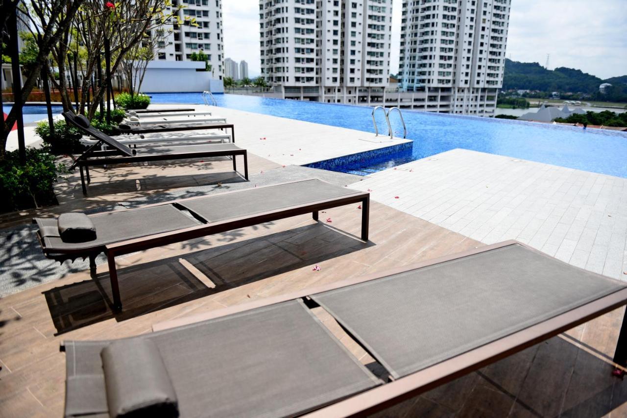 Mines Astetica Lake View Condo Seri Kembangan V1 Ngoại thất bức ảnh