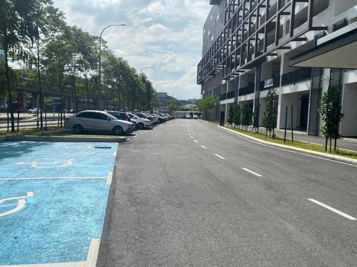 Mines Astetica Lake View Condo Seri Kembangan V1 Ngoại thất bức ảnh